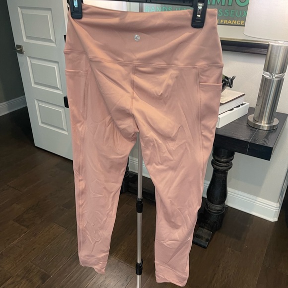 Super cute leggings, NWT, with pockets - Picture 3 of 5